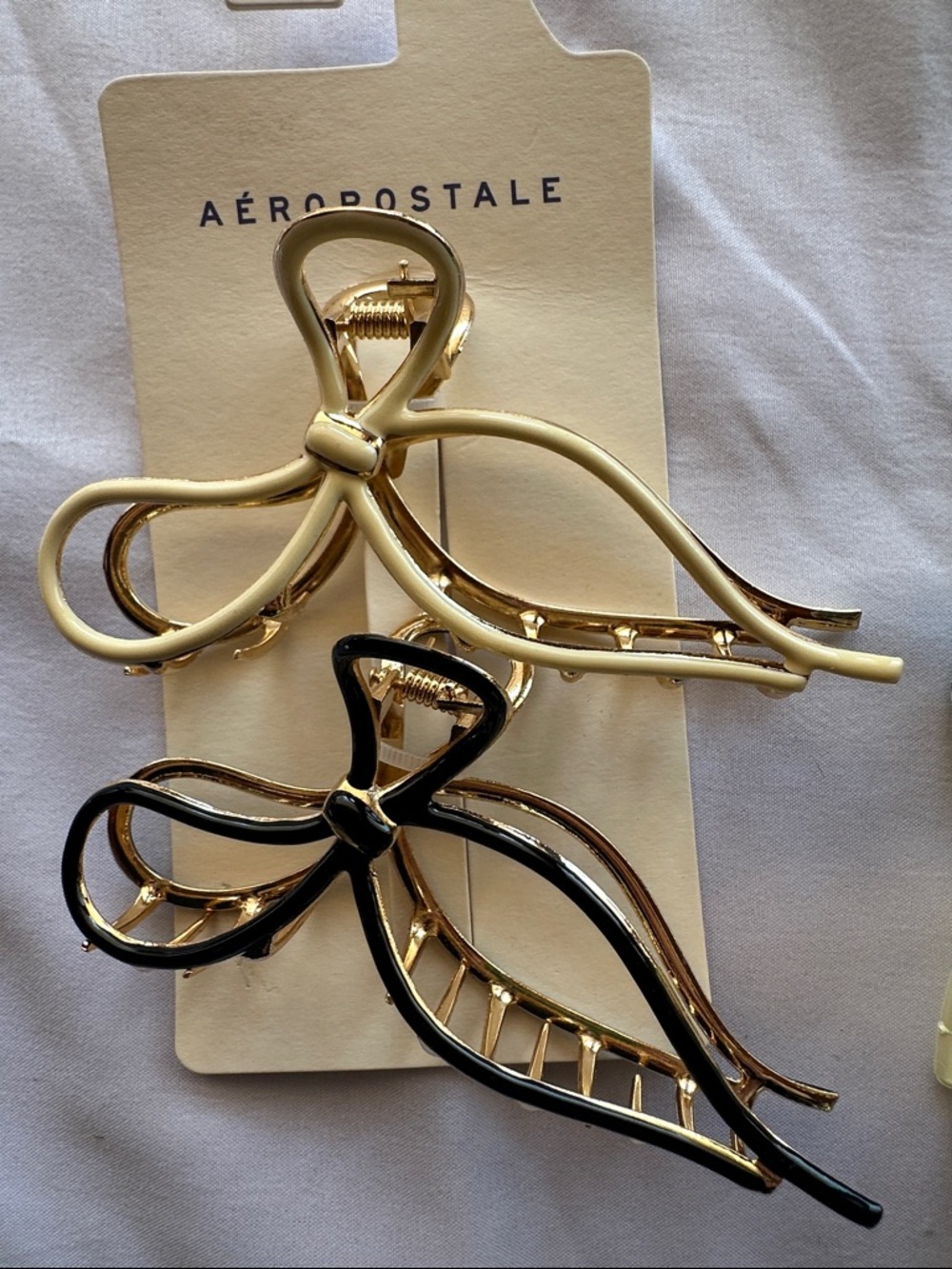 Aéropostale Hair Clip Bundle Set of 4 Bow & Claw Clips Trendy Neutral Floral NWT - Picture 5 of 7